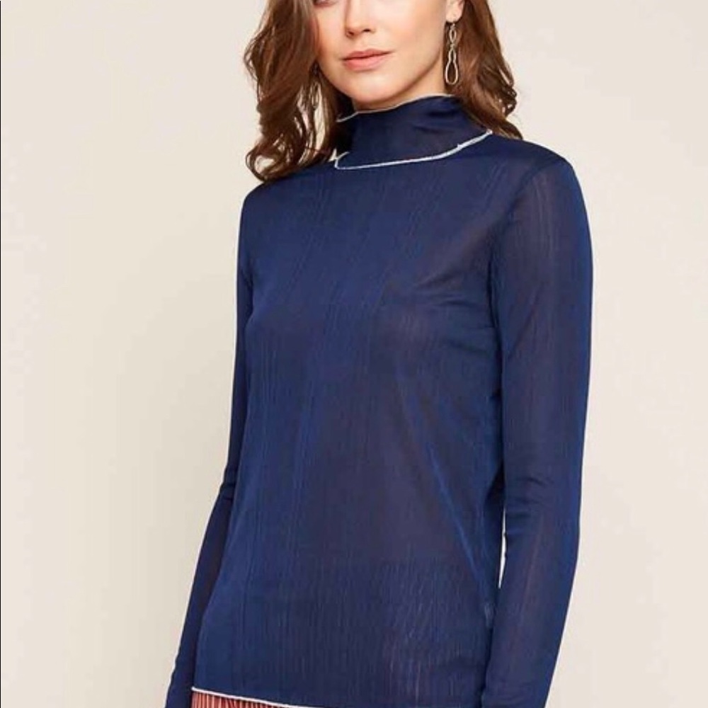 Fitted Turtle Neck - Picture 2 of 4